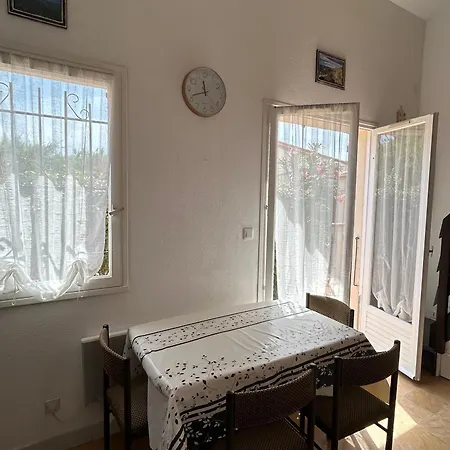 Pavillon A - 4 Pers., Terrasse, Parking, A 10 Min De La - Fr-1-732-106 Holiday home
